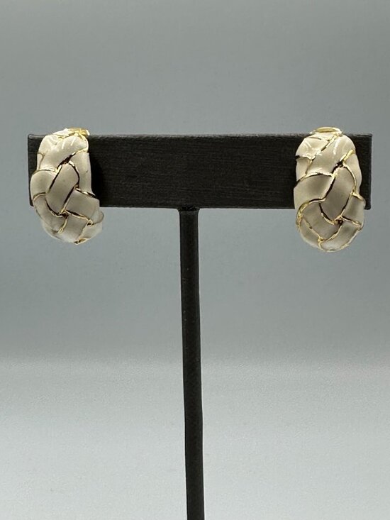 Vintage Kenneth Jay Lane Jewelry Set Gold Tone Cream Ring Clip-On Earrings - Picture 7 of 16